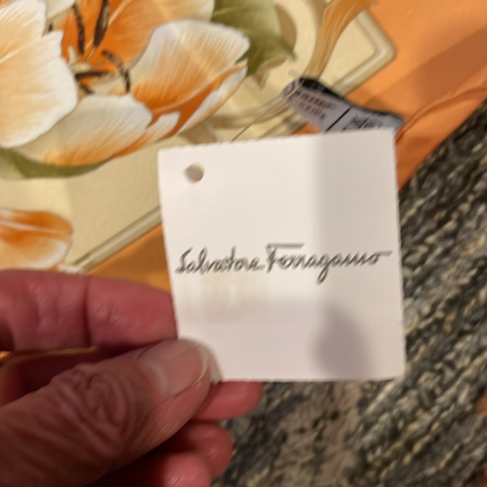 NWT Salvatore Ferragamo silk scarf - Picture 3 of 3